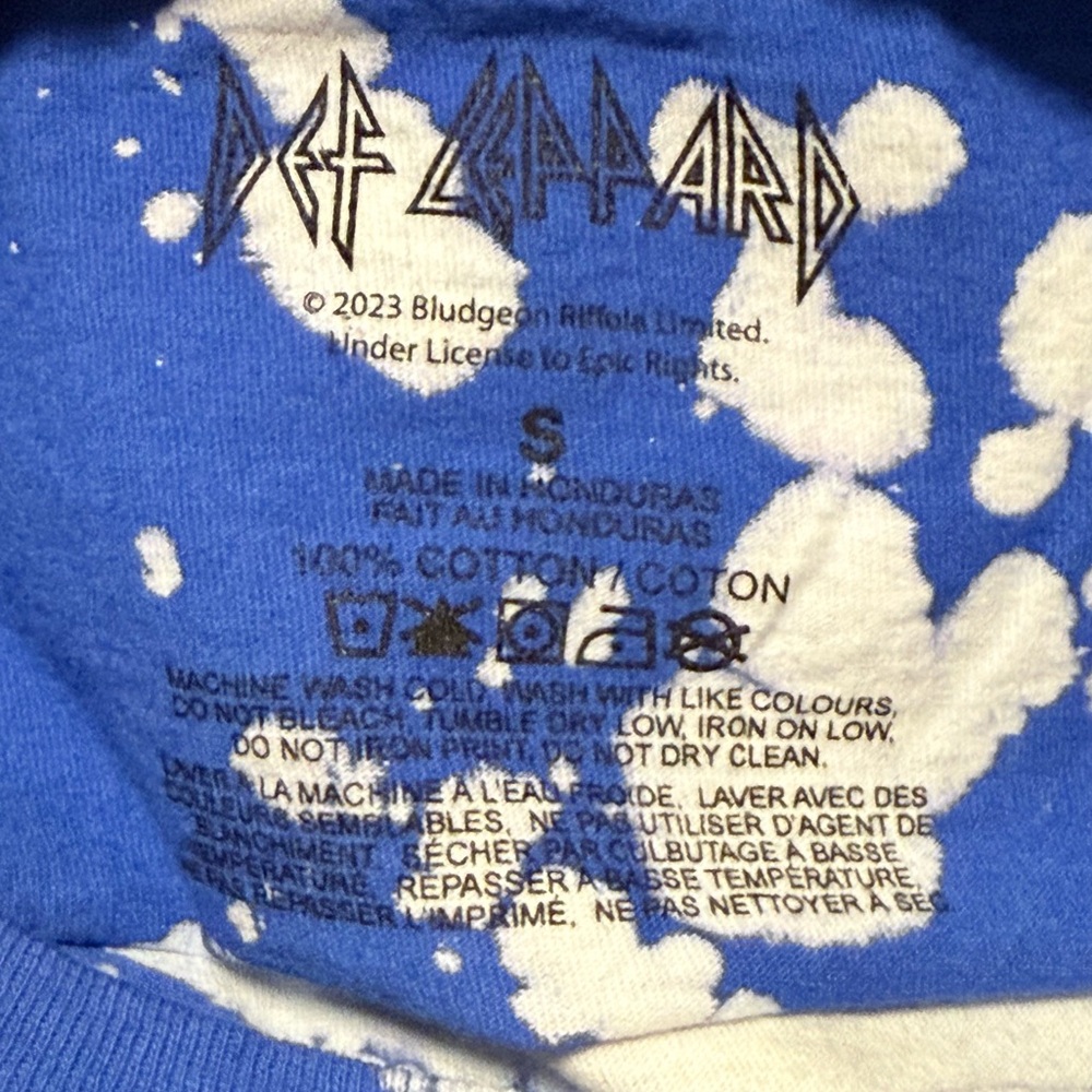 Def Leppard Graphic T-Shirt Blue Bleach Wash 80's Rock Band NEW Mens Small - Picture 4 of 4
